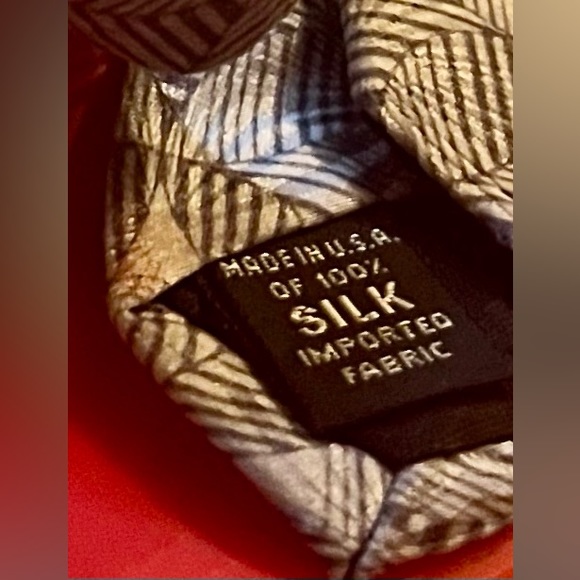 Neo BILL BLASS Geometrical Silk Tie - Picture 5 of 5